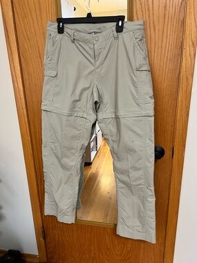 The North Face Straight-Leg Convertible Pants in Light Tan